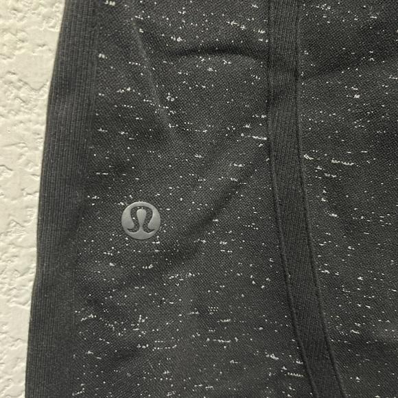Lululemon Free To Flow 7/8 Tight Black / White Sz 10 - Picture 4 of 14